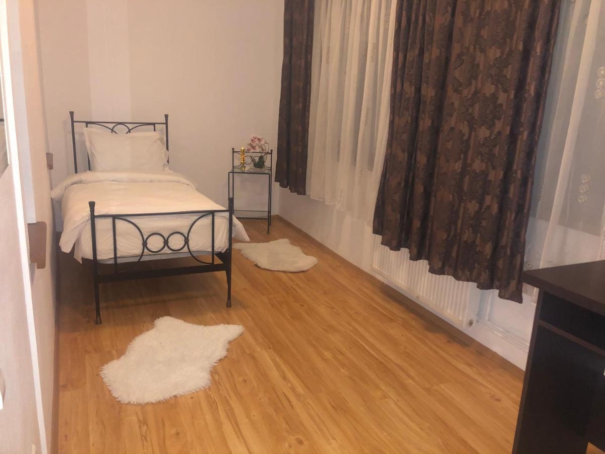 Happy Accomodation Bucureşti Ngoại thất bức ảnh