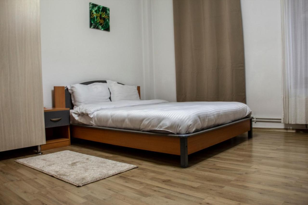 Happy Accomodation Bucureşti Ngoại thất bức ảnh