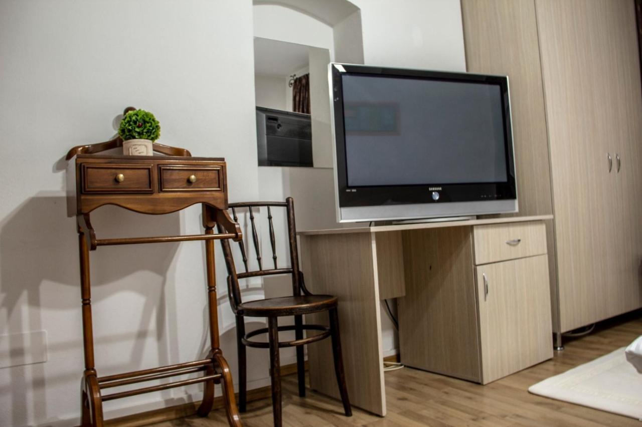 Happy Accomodation Bucureşti Ngoại thất bức ảnh